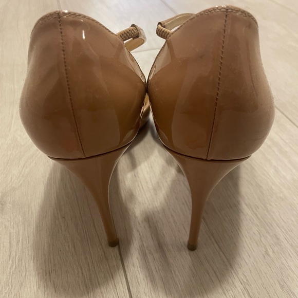 Christian Louboutin tan - worn once - Picture 4 of 4